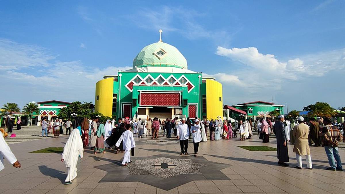 Masjid Besar Kutawaru: Tempat Ibadah yang Menyatu dengan Jiwa Cilacap